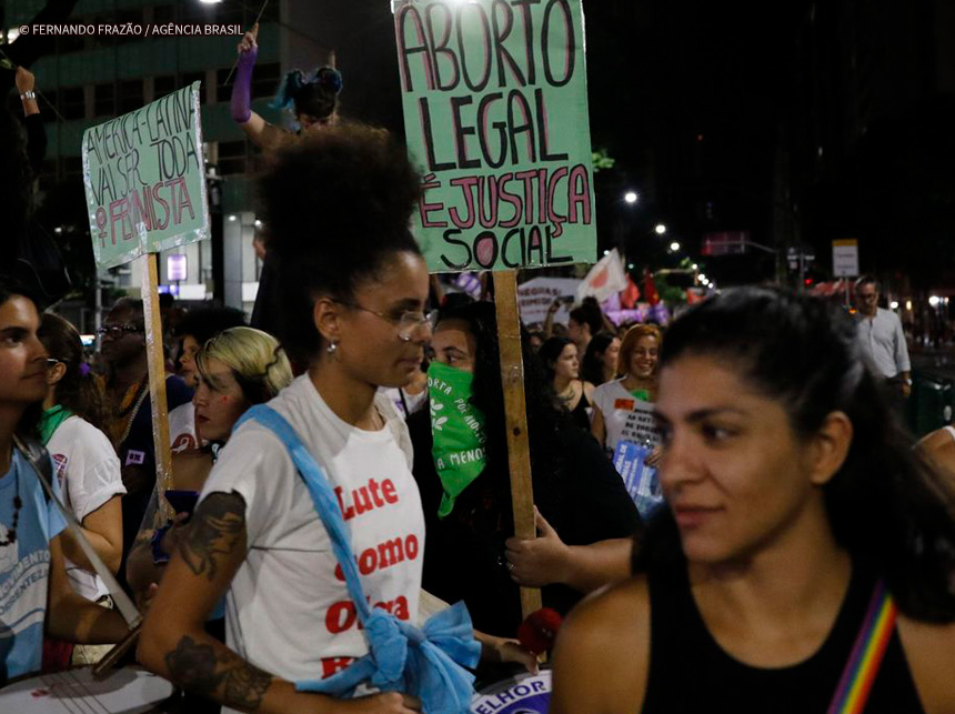 Estudo aponta que negras são mais vulneráveis ao aborto no Brasil