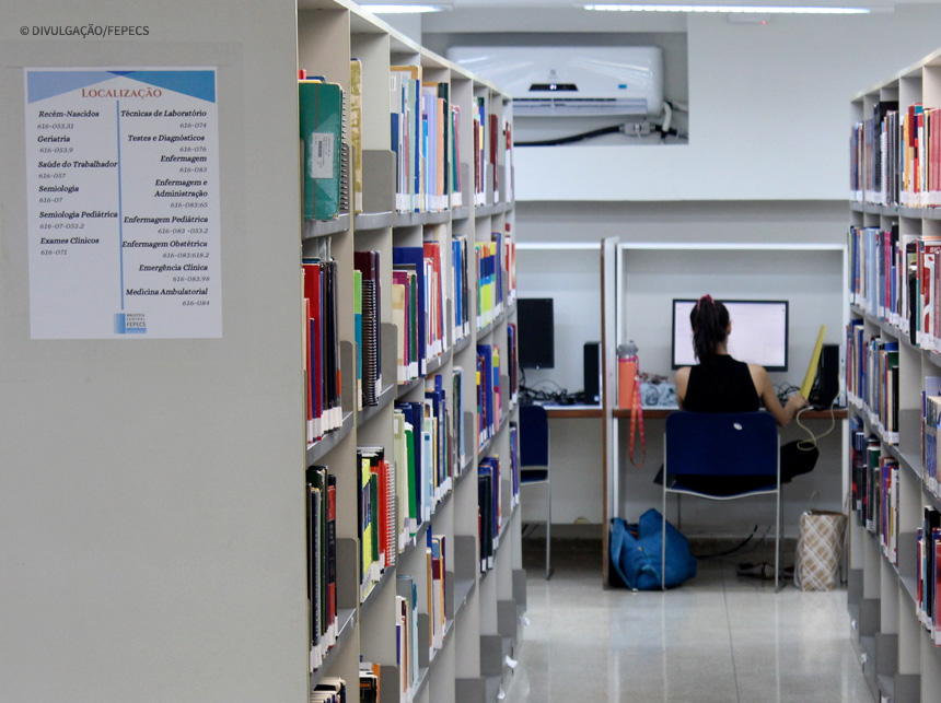 Biblioteca tem acervo de 20 mil publicações sobre ciências da saúde