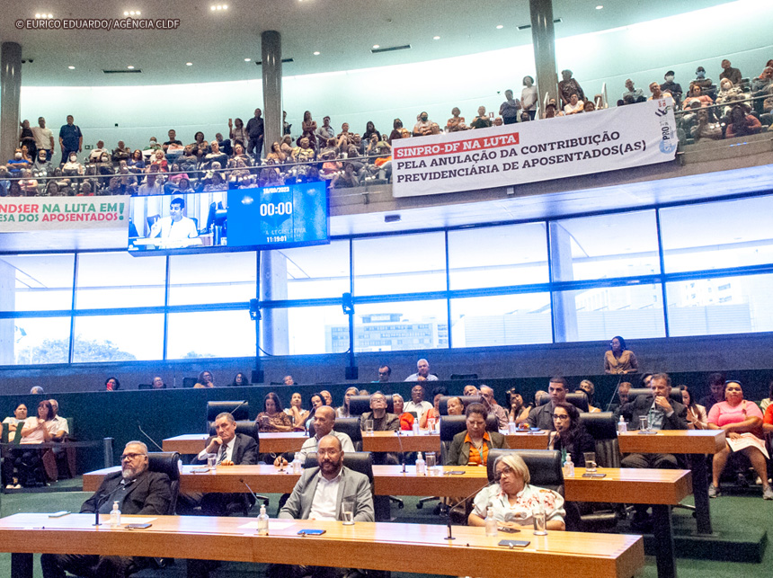 Câmara Legislativa altera LDO para permitir nomeação de mais de 3 mil professores
