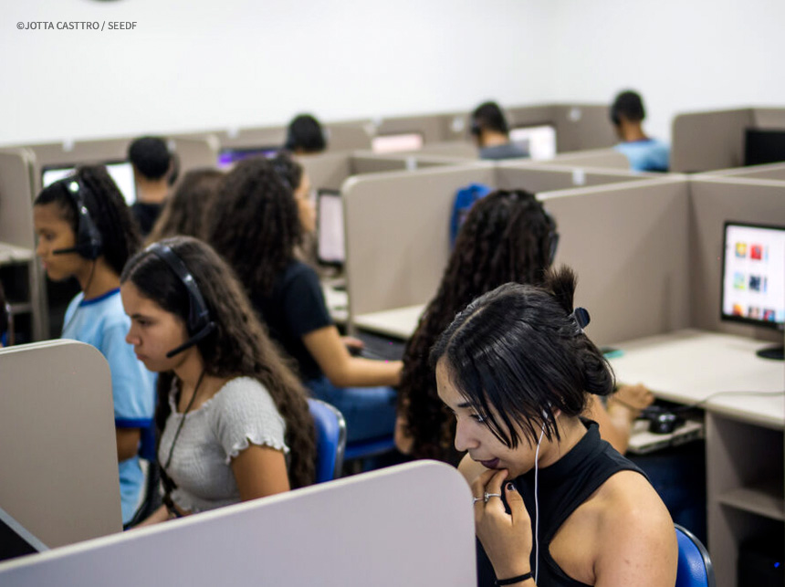 Centros Interescolares de Línguas oferecem cursos de cinco idiomas