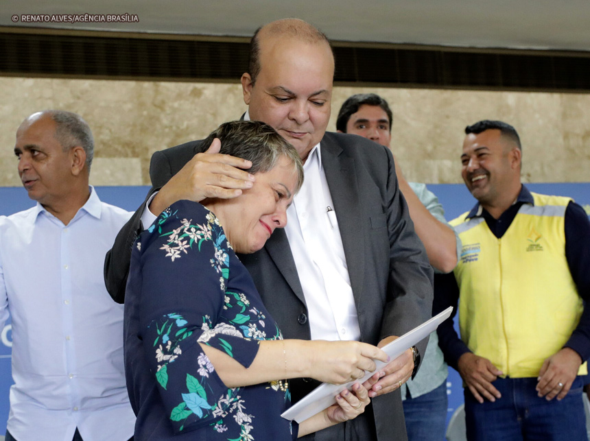 Ibaneis impulsiona o desenvolvimento do DF e regulariza mais 83 empresas