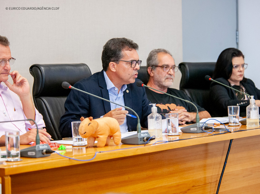 CLDF: Audiência debate infestação de carrapatos e busca solução para não penalizar capivaras do DF