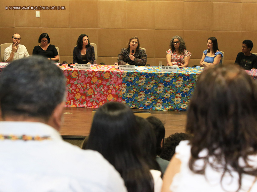 Profissionais da saúde mental do DF se reúnem para trocar experiências bem-sucedidas
