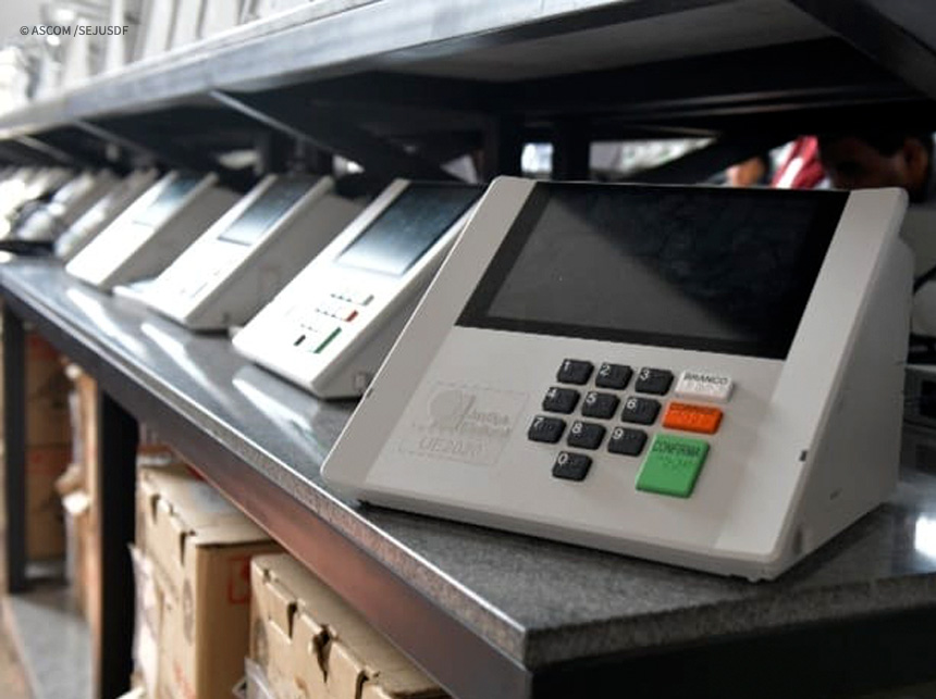 Urnas da eleição para conselho tutelar recebem informações sobre candidatos