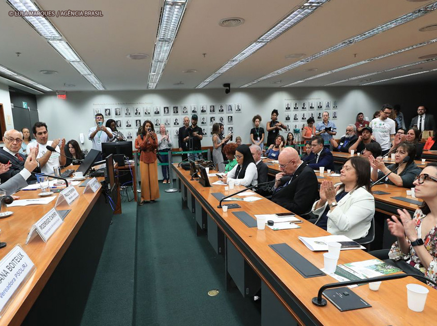 Em audiência na Câmara, políticos aprovam uso medicinal da maconha