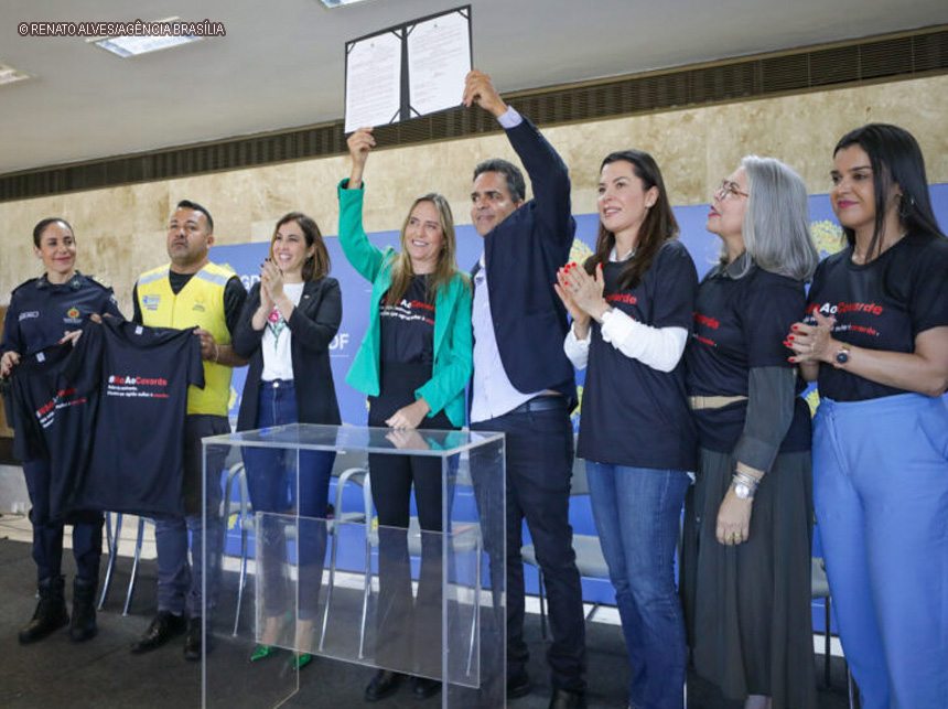 Celina Leão sanciona auxílio a órfãos do feminicídio e regulamenta multa a agressor