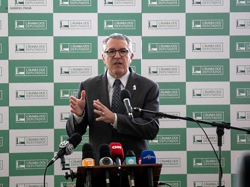Ministro Alexandre Padilha desmente fake news sobre suspensão do Piso da Enfermagem