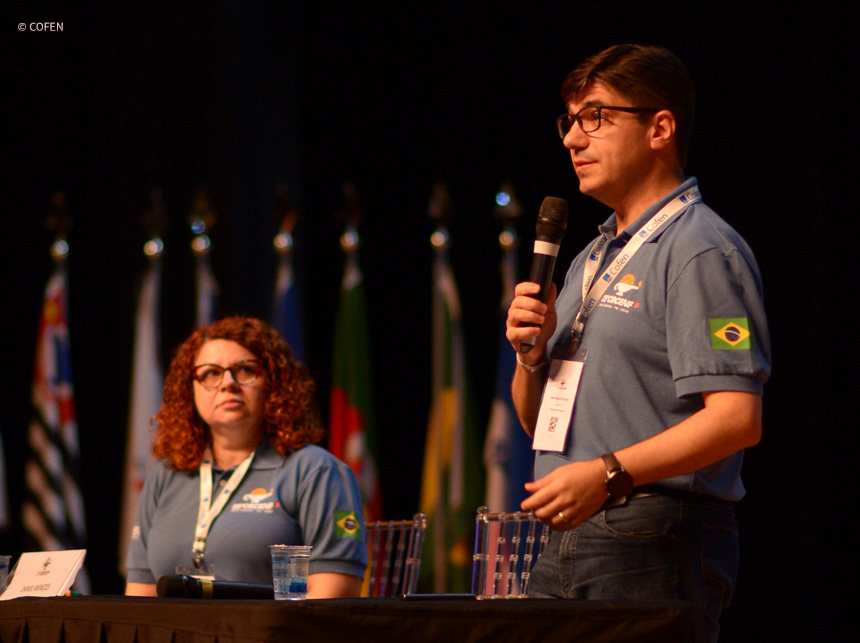 Conselhos realizam audiência pública para uniformizar medidas de efetivação do Piso da Enfermagem no país