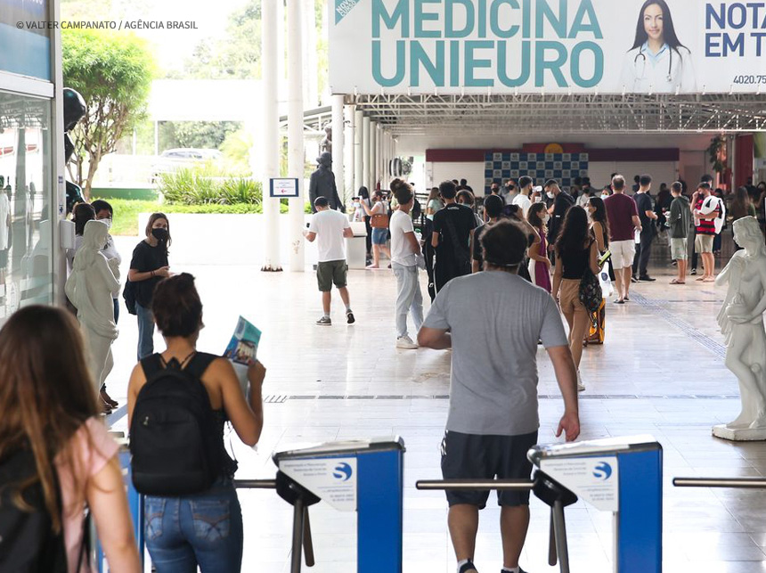 Notas Enem podem ser usadas no Brasil e no exterior