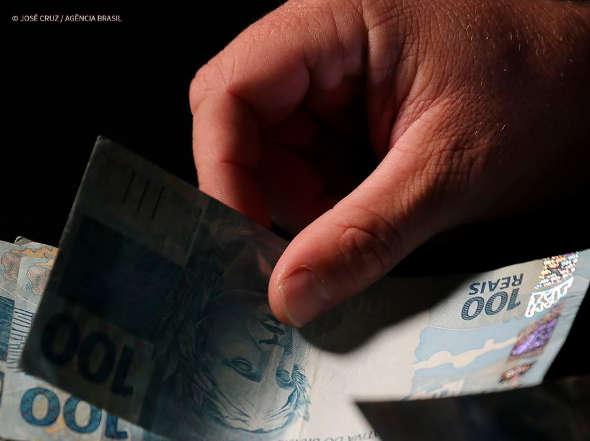 Lei de Responsabilidade Fiscal: Quatro estados ultrapassam limite de gastos com funcionalismo