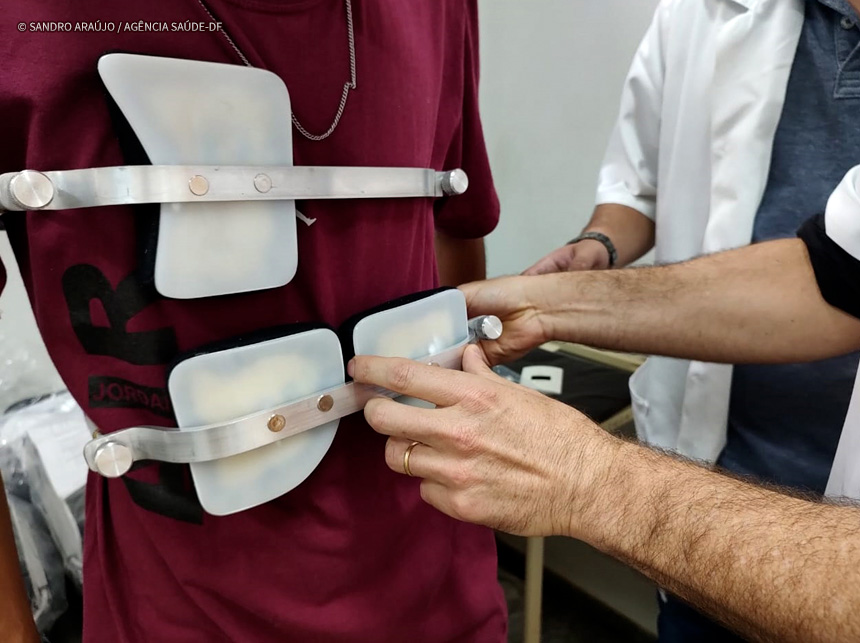 GDF entrega órteses, coletes e meios auxiliares de locomoção a pacientes