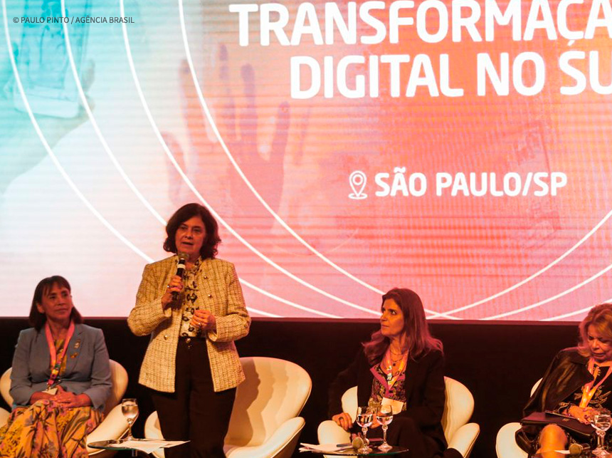 Digitalização deve fortalecer SUS, diz secretária de Saúde
