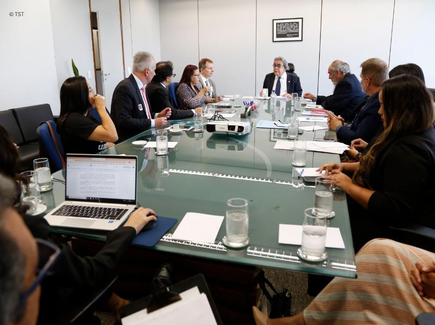 TST rejeita proposta da CNSaúde para o Piso da Enfermagem no setor privado