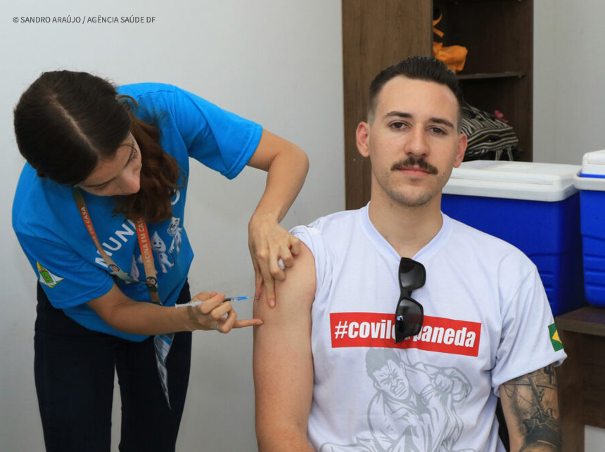 GDF leva vacinação para taxistas