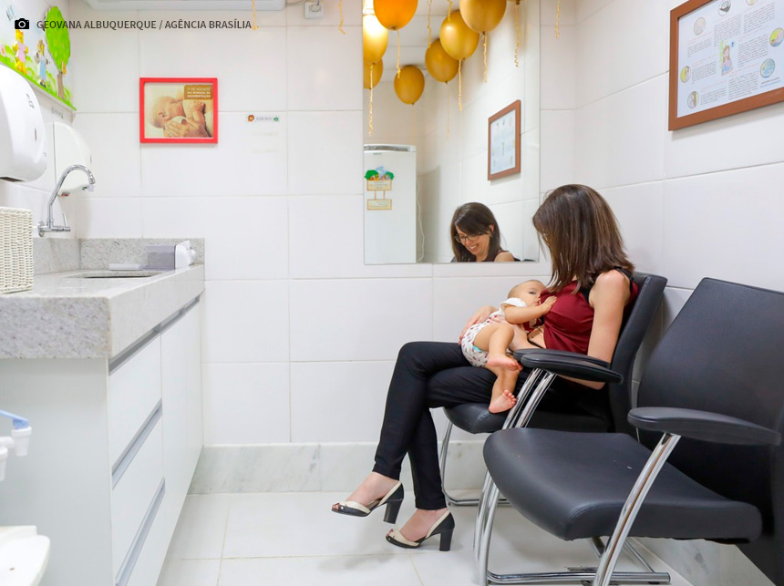 Ibaneis torna obrigatório salas de amamentação nos órgãos públicos do DF
