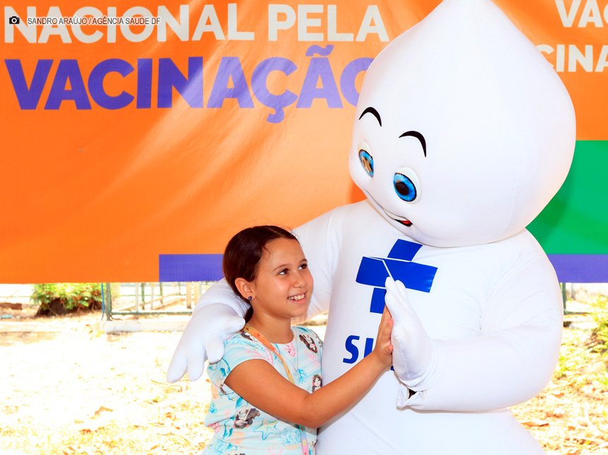 Vacinação em 18 pontos e duas ações itinerantes neste sábado (11)