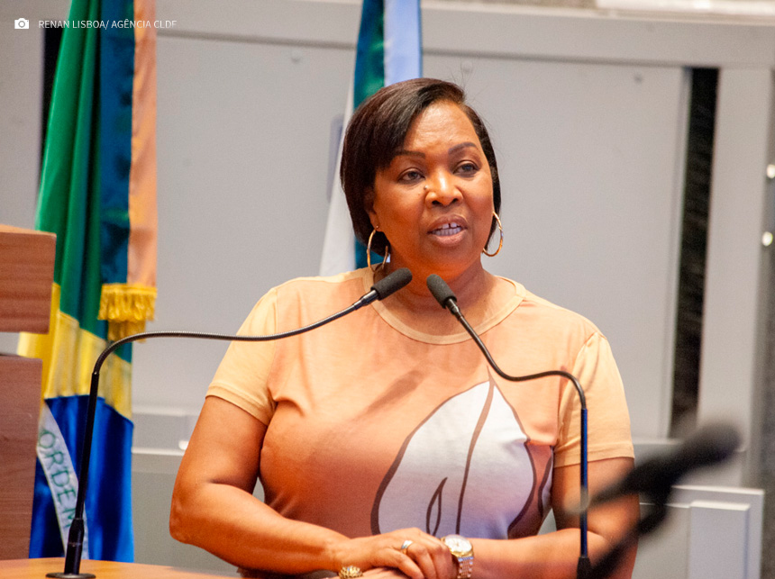 Doutora Jane faz alerta sobre dia da consciência negra e combate à violência contra a mulher