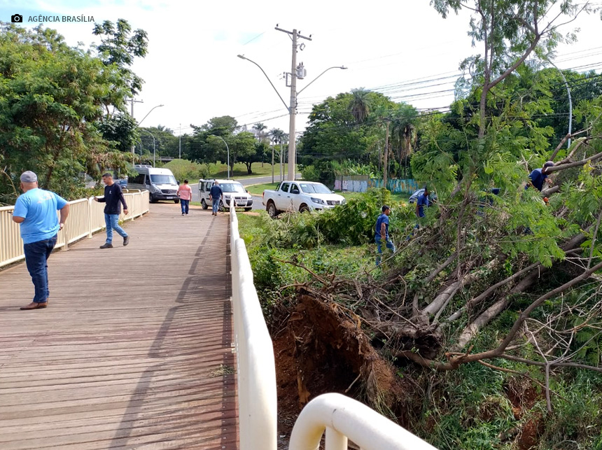 Mais de 300 homens nas ruas do DF para manutenção das cidades após as chuvas