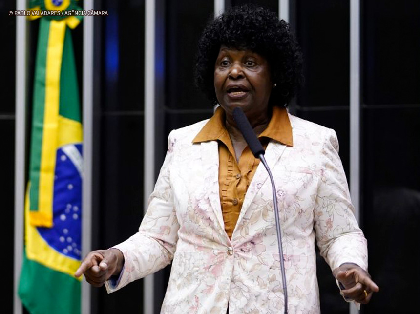 Câmara aprova prioridade de assistência psicológica e cirurgia plástica reparadora para mulher vítima de agressão