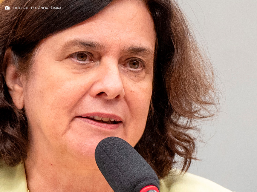 Comissão da Câmara deve ouvir, na terça (28), ministra da Saúde sobre compra de imunoglobulina sem licitação