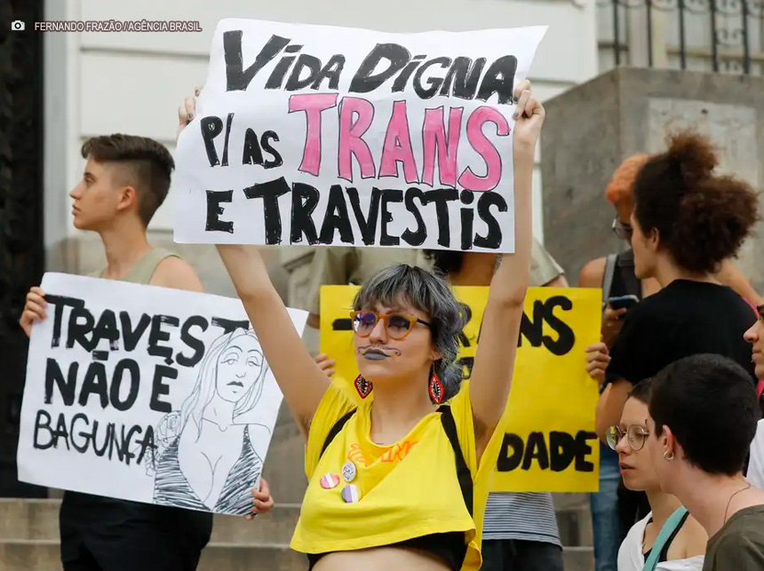 Novembro Azul deve incluir mulheres trans, defendem urologistas