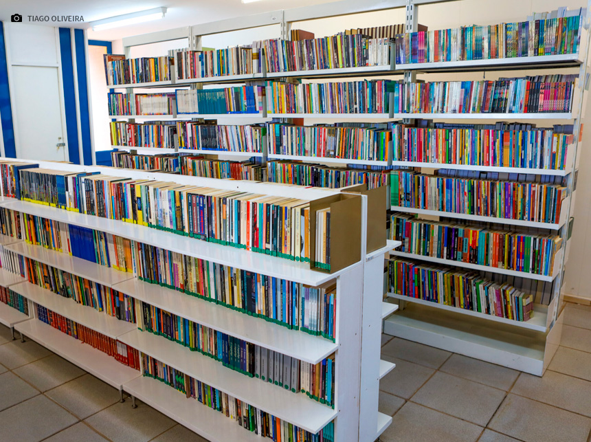 Com acervo de 5 mil livros, Biblioteca do Paranoá reabre após reforma