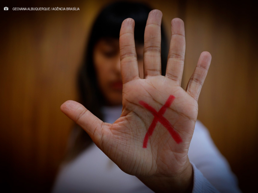 Palestras orientam sobre enfrentamento à violência contra mulheres