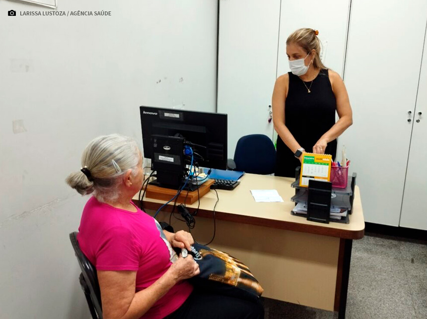 Próteses mamárias resgatam autoestima de pacientes da rede pública