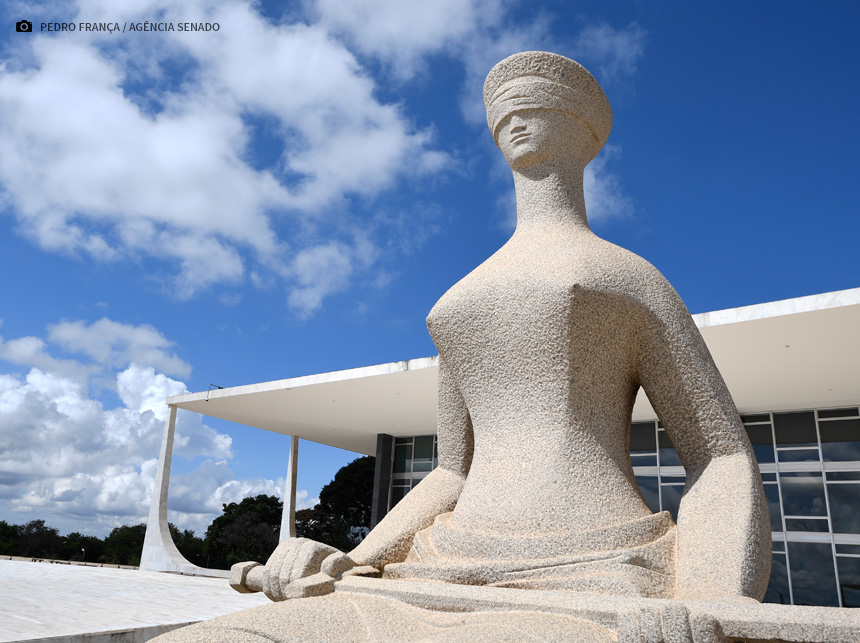 STF julga se dispensa sem justa causa de funcionário público é legal