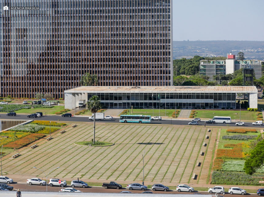 GDF decreta ponto facultativo na próxima segunda-feira (20)