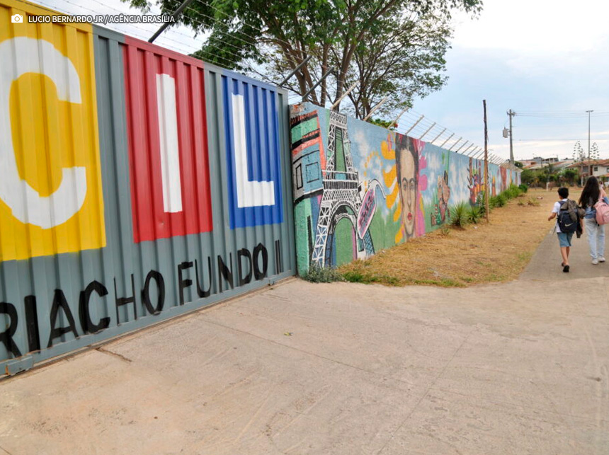 Atenção! Inscrições para os centros de línguas acabam nesta terça (19)