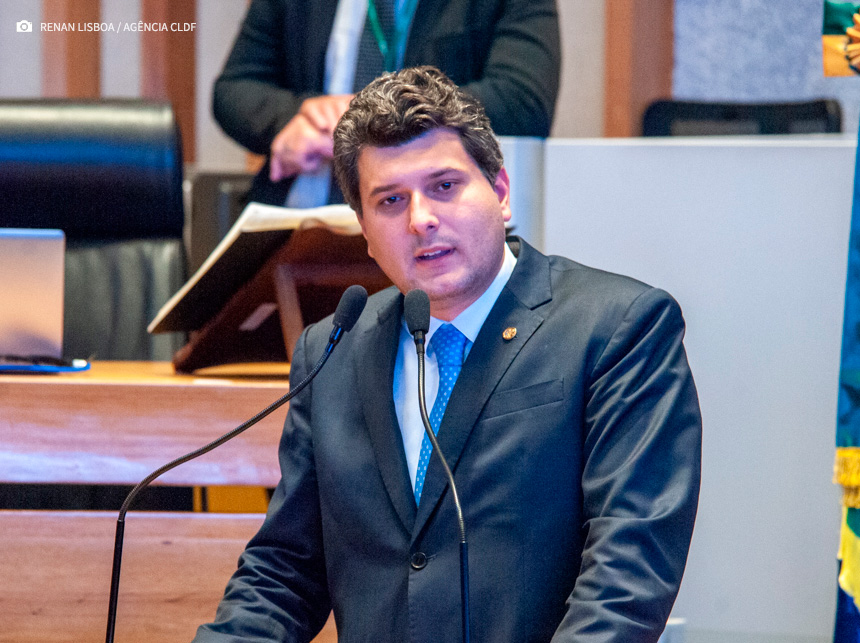 Eduardo Pedrosa e Martins Machado fecham o ano com PLs aos Idosos do DF