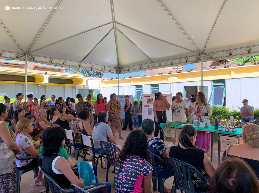 Oficina ensina a preparar difusor de citronela contra o Aedes aegypti