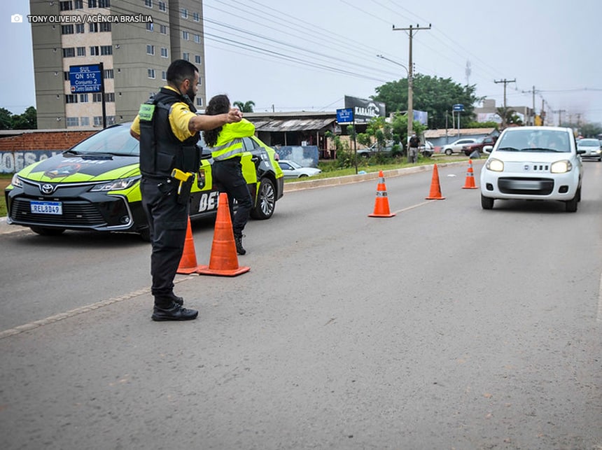 Detran-DF: Autuações por transporte irregular de passageiros crescem 35% no DF