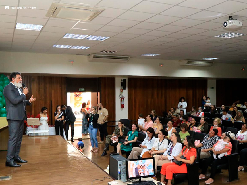 Jorge Vianna participa de encontro de famílias assistidas por reprodução humana do HMIB