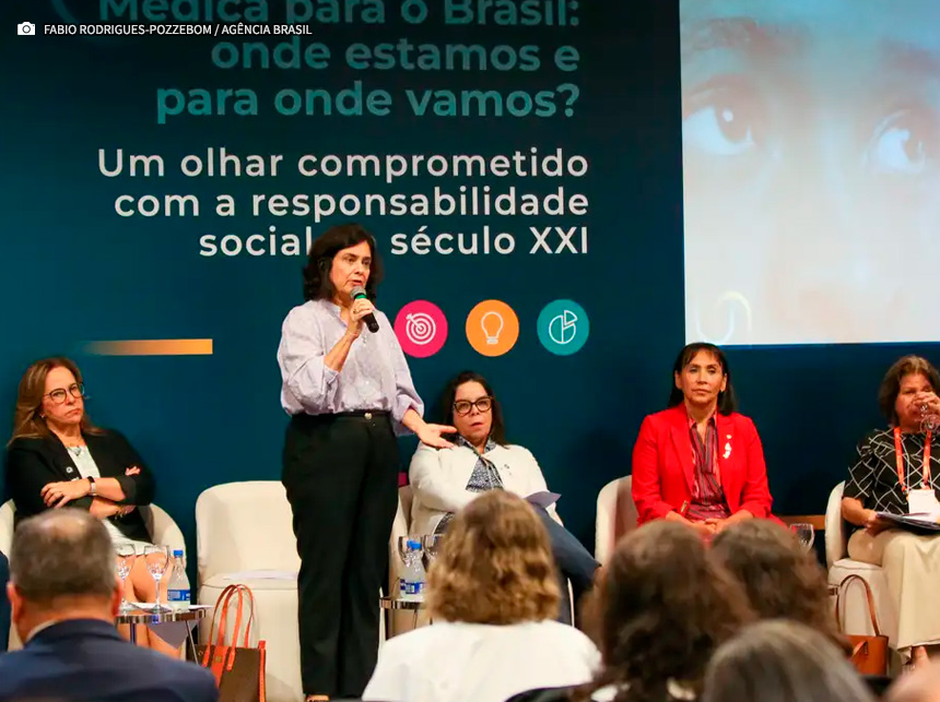 Ministra destaca ética como parte da formação médica de qualidade