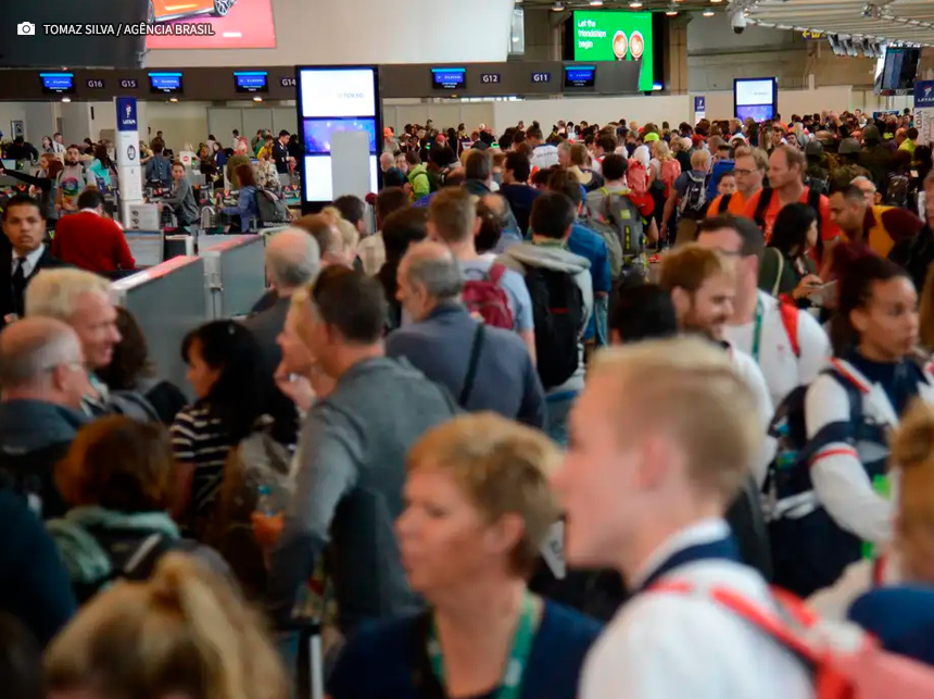 Principais aeroportos do país preveem movimento intenso no Natal