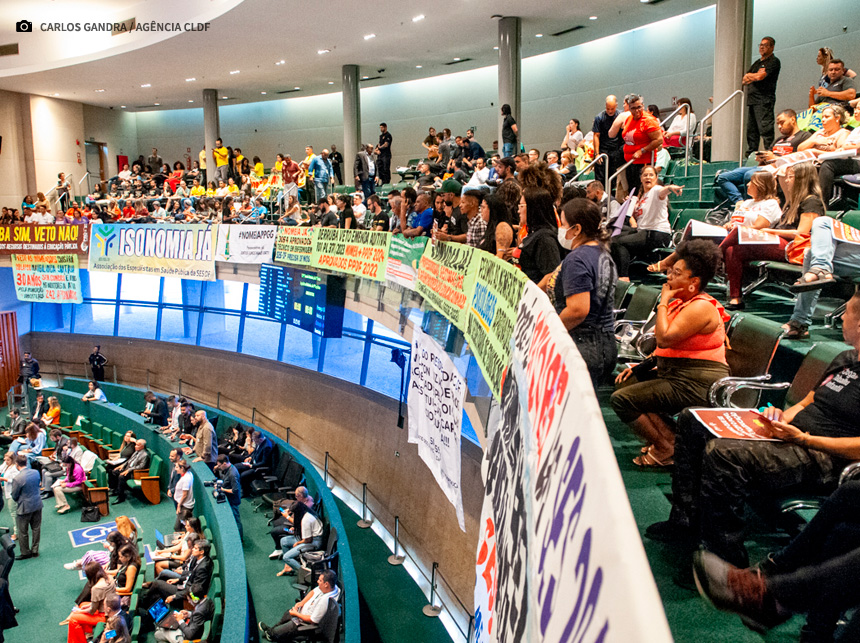 CLDF: Adiamento de apreciação de veto frustra aprovados em concursos e concurseiros