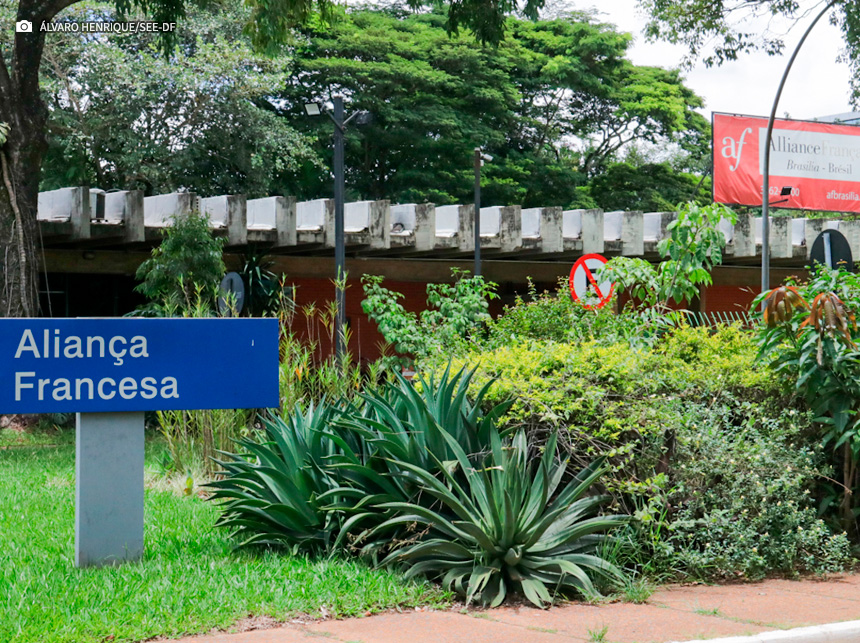 Servidores podem concorrer a bolsas de estudo na Aliança Francesa