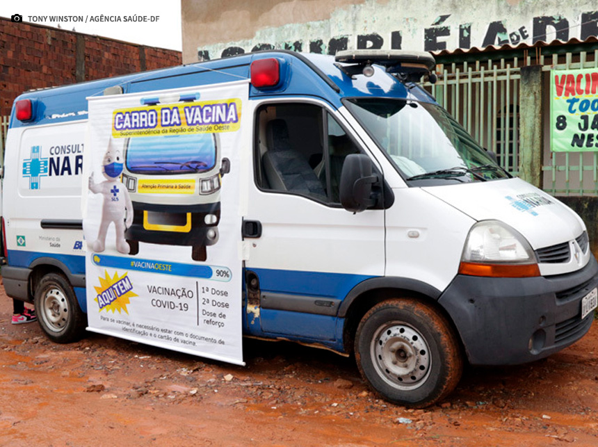 Carro da vacina realiza centésima ação