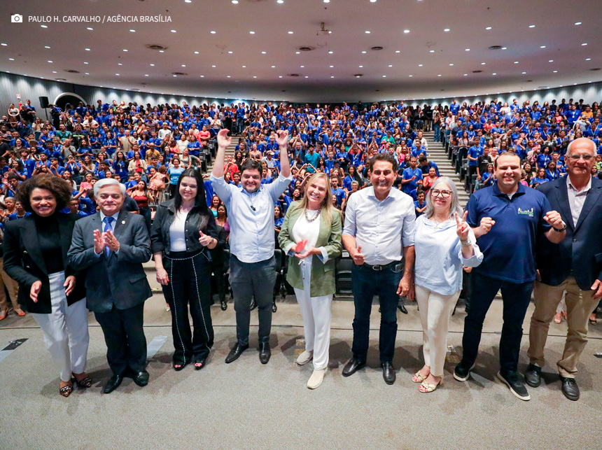 Celina Leão convoca 838 selecionados do Programa Jovem Candango para atuar no GDF