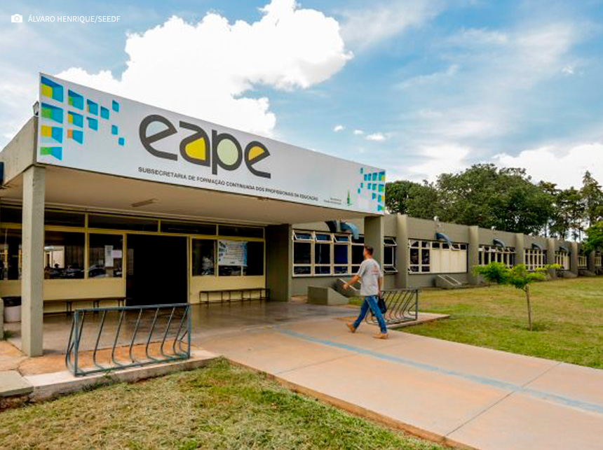 Servidores da Educação podem ter afastamento remunerado para estudos