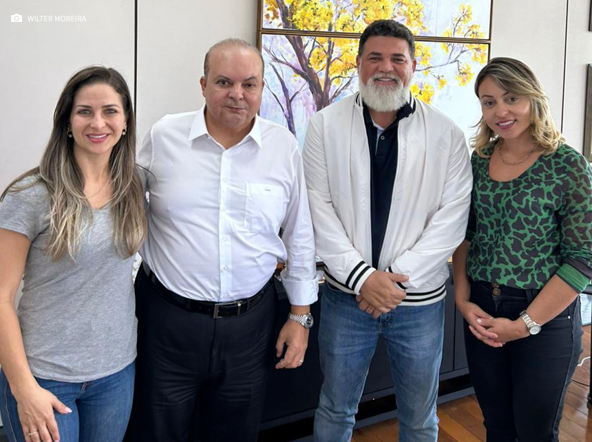 Jorge Vianna apresenta pautas dos Técnicos em Enfermagem ao governador do DF