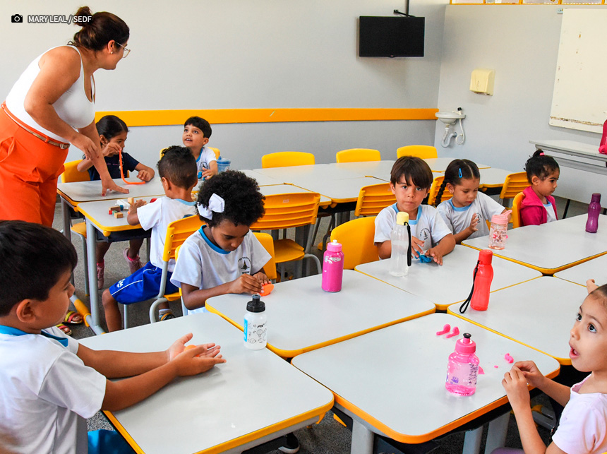 Educação do DF divulga novo cronograma para contratação de professores temporários