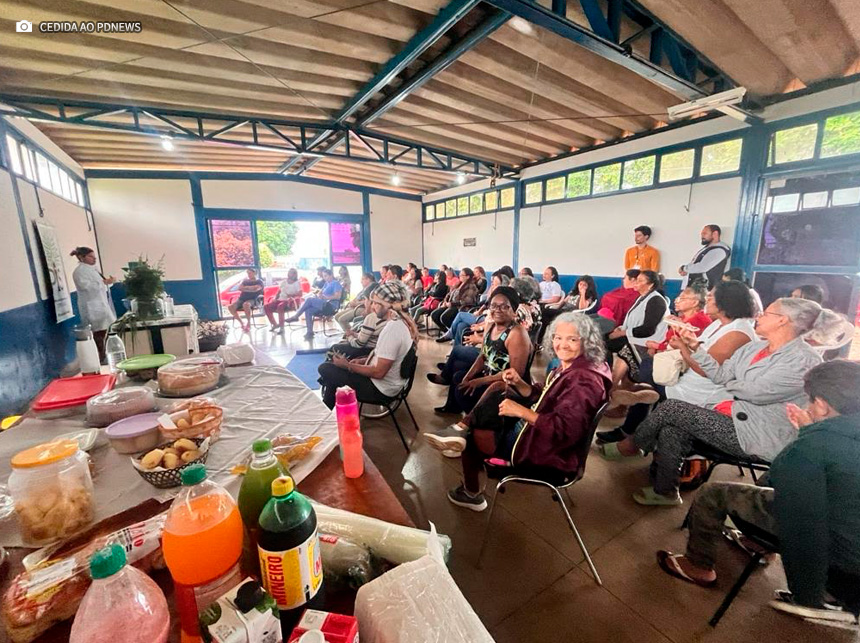 Aprenda a fazer: comunidade de Santa Maria e do DVO aprende a produzir repelente contra a dengue à base de Citronela