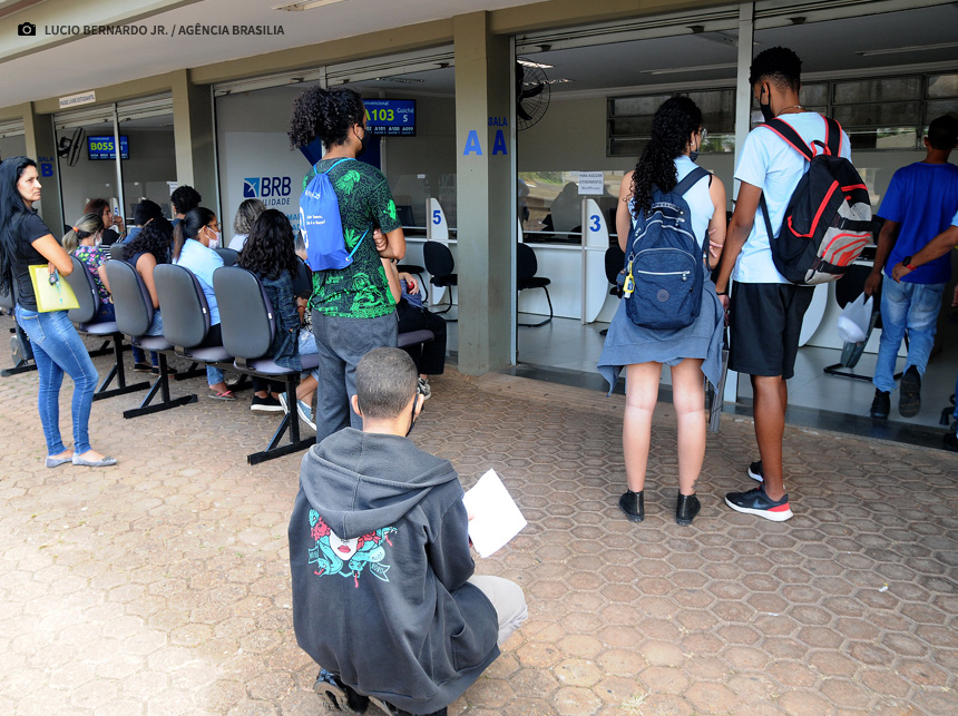 Estudantes devem ficar atentos ao recadastramento no passe livre