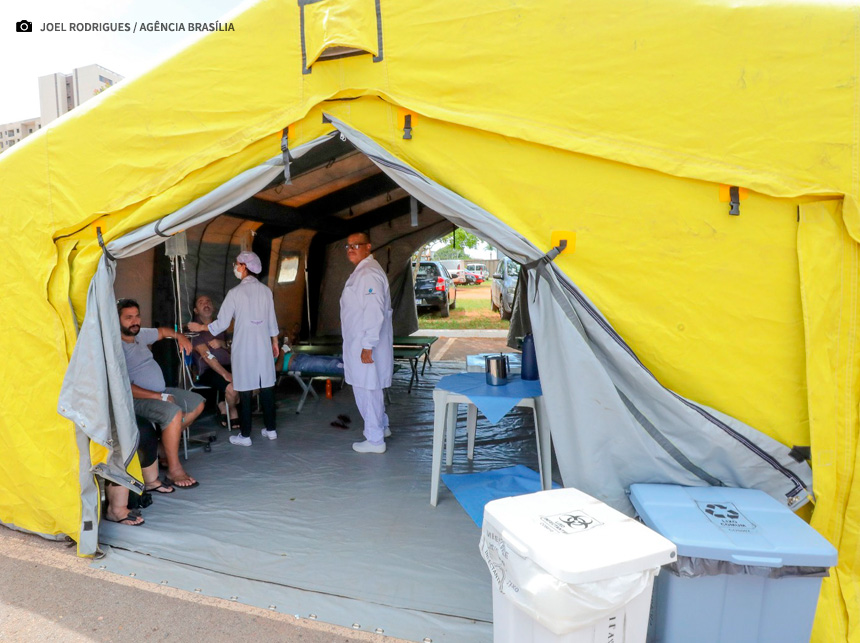 Pacientes com dengue têm hidratação garantida nas tendas montadas pelo GDF