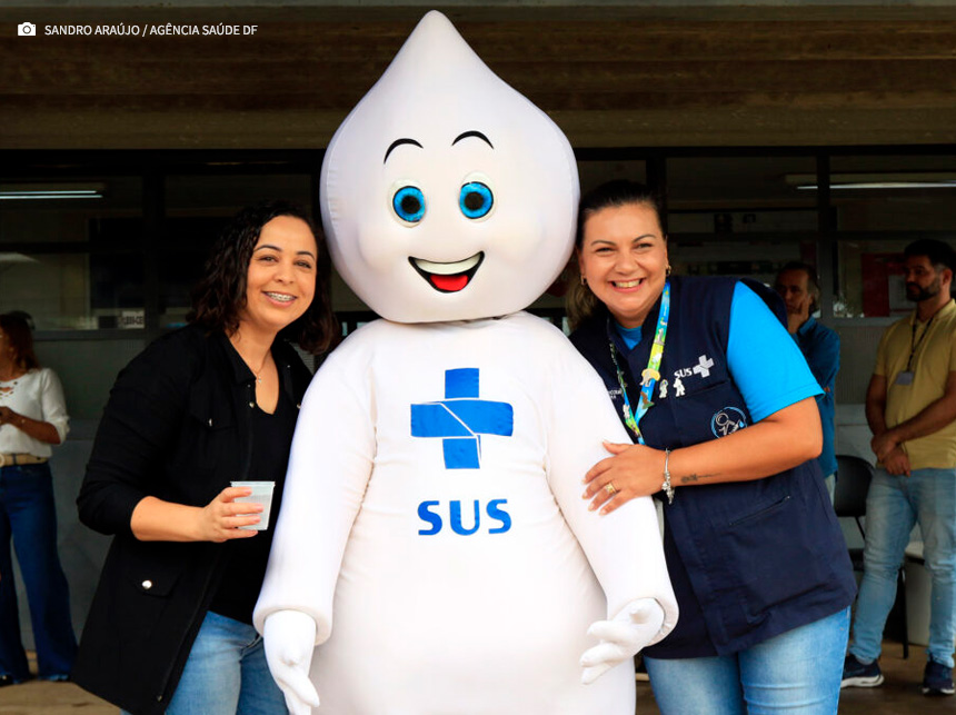 Vacinação terá 31 pontos em 16 RAs neste sábado (20)