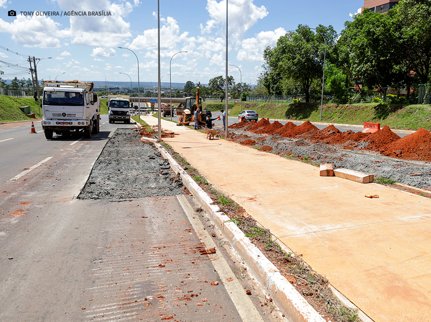 Viaduto do Sudoeste recebe obras para recuperação do asfalto