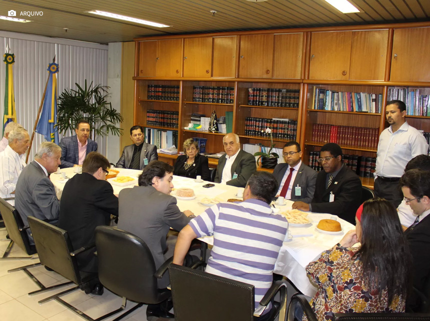 Blogueiros reclamam de ‘negócio em família’ dentro de associação, em relação a publicidades do governo